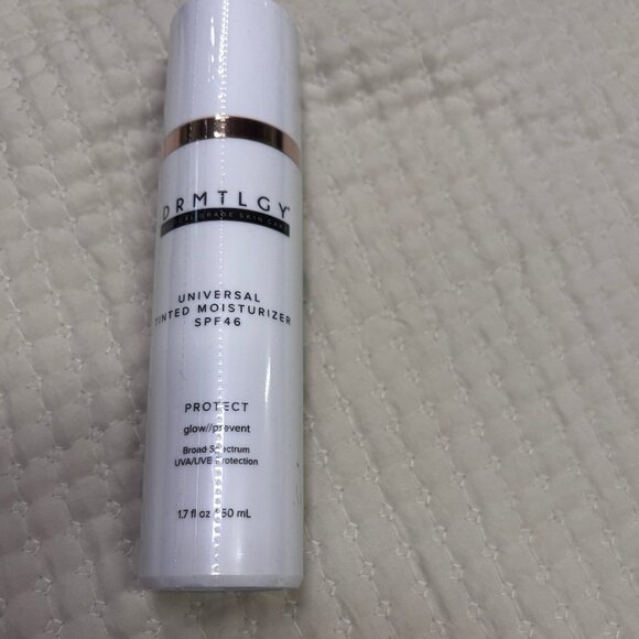 DRMTLGY Anti-Aging Tinted Moisturizer SPF 46 – Sheer Face Sunscreen UVA/UVB - Picture 3 of 8